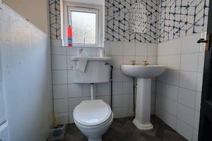 Upstairs WC- click for photo gallery